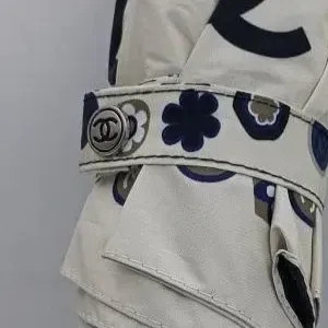 چتر اتوماتیک برند چنل CHANEL ضد باد با پارچه نانو و جعبه کادویی رنگ کرم نخودی