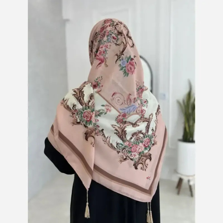 روسری کرپ نخ صورتی قواره 140 لطیف و نرم