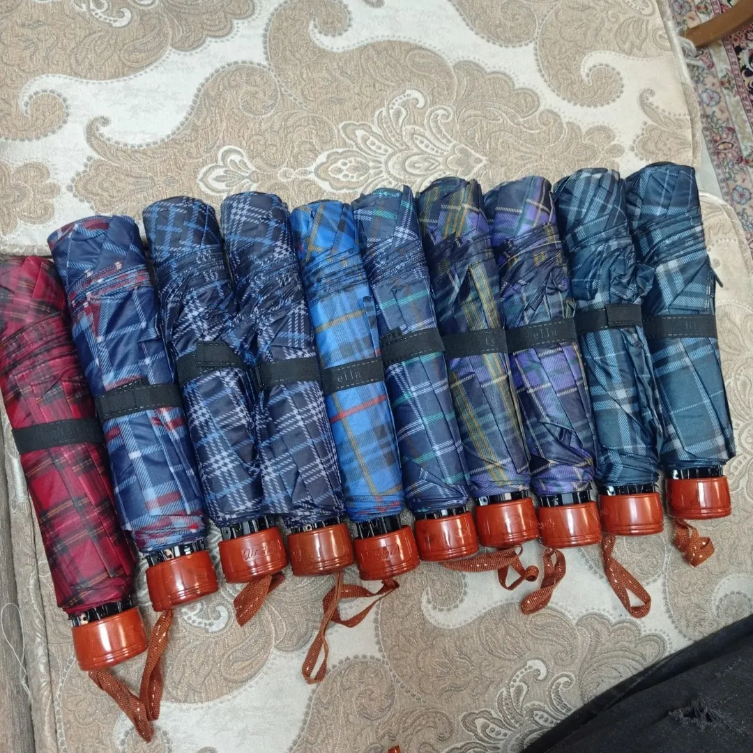 چتر چهار خانه تاشو ضد باد سبک و کمجا پارچه ضد آب مناسب باران و آفتاب زنانه و مردانه