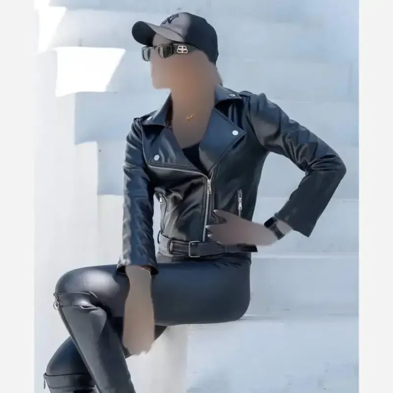 کت چرم زنانه جنس چرم درجه یک سایز فری مناسب 36 تا 42 قد 60